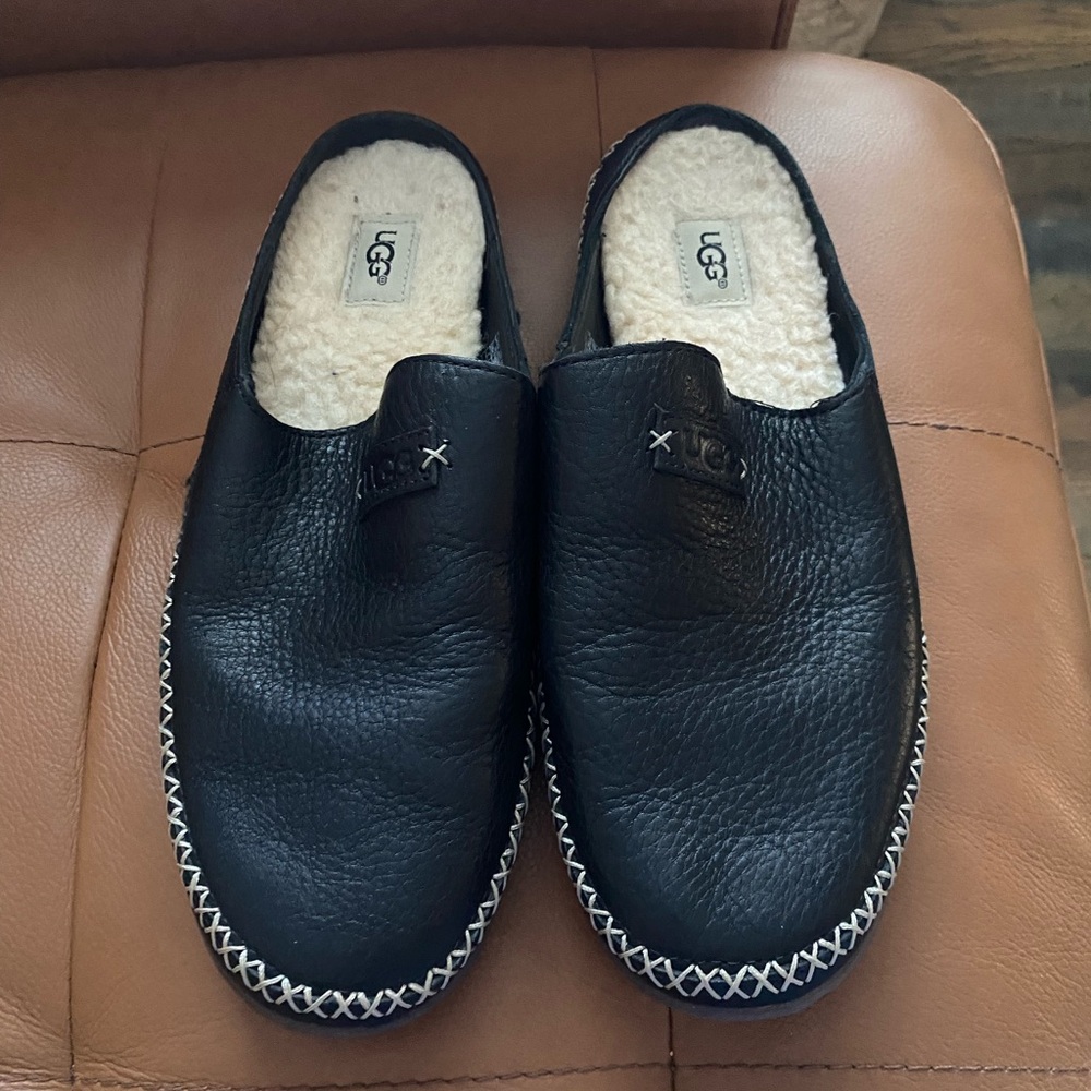 UGG Leather Upper slipper slides US 9